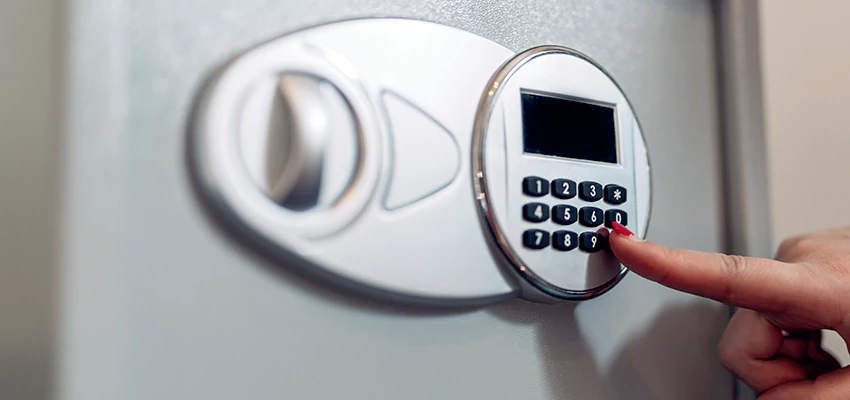 Jewelry Safe Cracking in Oakland, California