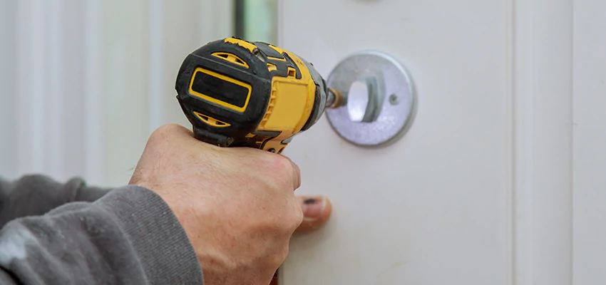 Street Locksmith For Smart Lock Repair in Oakland, CA