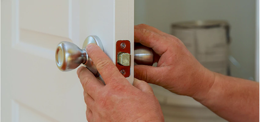 AAA Locksmiths For lock Replacement in Oakland, California